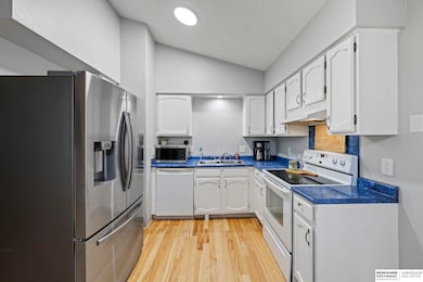 3405 Castile Dr, Bellevue, NE 68123 - photo 3