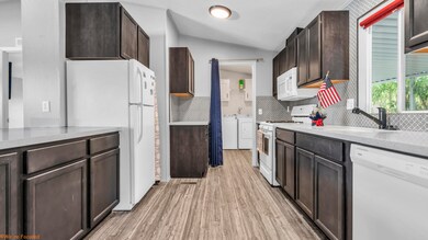 24 Lazy b Dr, Palm Desert, CA 92260 - photo 6