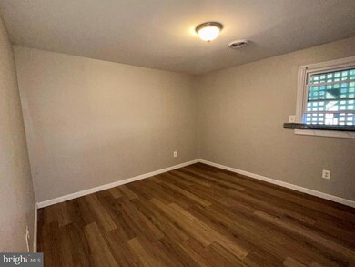 2403 Alma Rd, Halethorpe, MD 21227 - photo 7