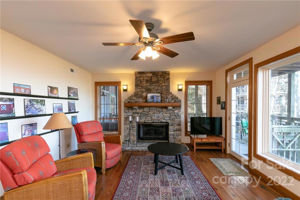 250 Creekside Way unit C-101, Burnsville, NC 28714 - photo 4