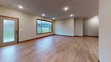 3721 Lincoln Ave, Spirit Lake, IA 51360 - photo 4