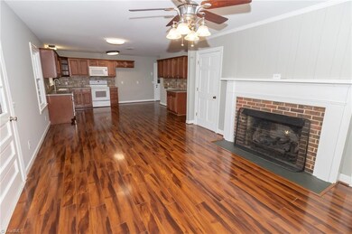 461 Oak View Ln, Asheboro, NC 27205 - photo 4