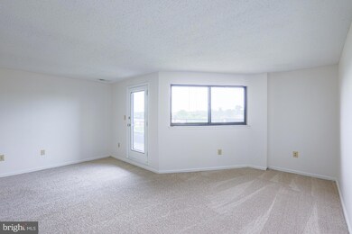 1040 Deer Ridge Dr unit 502, Baltimore, MD 21210 - photo 3