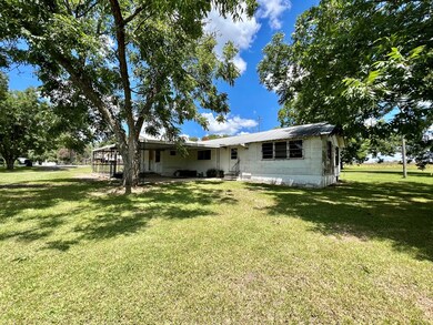 444 Benjamin H Hill Dr SW, Fitzgerald, GA 31750 - photo 3