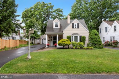 606 Maple Ct, Moorestown, NJ 08057 - photo 2