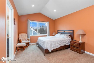 14-Primary Bedroom_KI_018