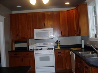 Kitchen. Updated kitchen cabinets and breakfast ba