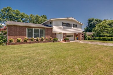 323 Crestview Dr, Bentonville, AR 72712 - photo 2