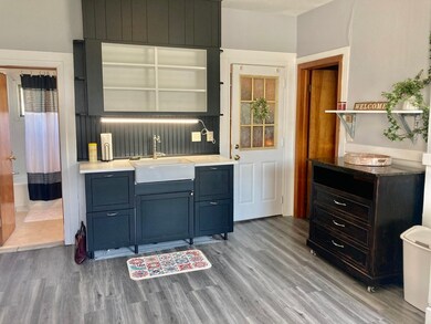 27 Grant St, Chicopee, MA 01013 - photo 3