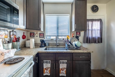 4729 - 4733 East 2nd Street Interior (1)