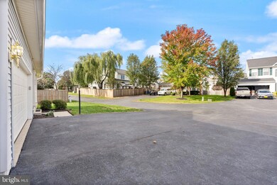 6749 Sutton Oaks Way, Gainesville, VA 20155 - photo 7