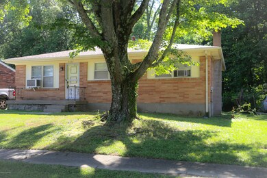 9302 Pagoda Dr, Louisville, KY 40229 - photo 2