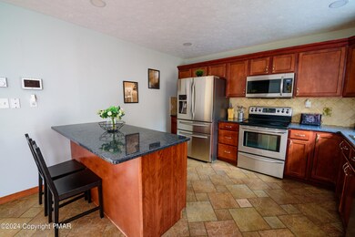 303 Shannon Dr, Long Pond, PA 18334 - photo 6