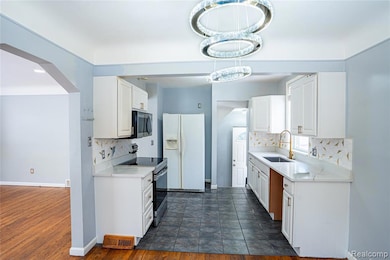 8467 Riverview St, Dearborn Heights, MI 48127 - photo 6