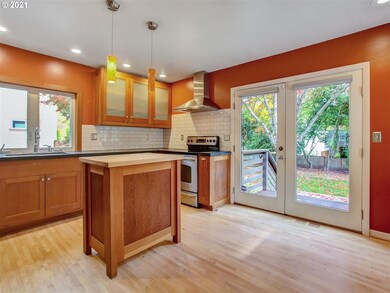 8250 SW Sorrento Rd, Beaverton, OR 97008 - photo 6