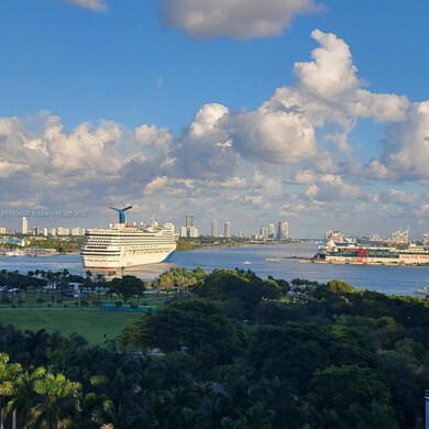 Ten Museum Park Condominiums unit 3508, Miami, FL 33132 - photo 2