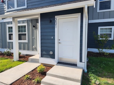 1039 Cedar Ave unit 101, Marysville, WA 98270 - photo 2