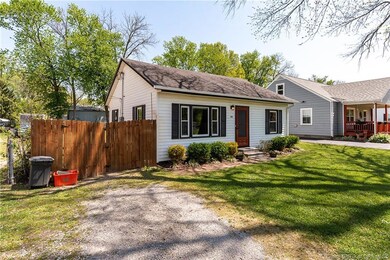 210 Mary St, Jeffersonville, IN 47130 - photo 4