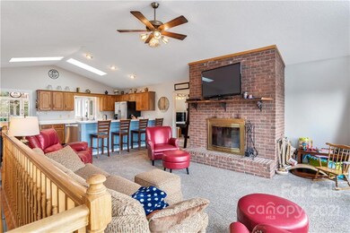 32 Alexander Heights, Leicester, NC 28748 - photo 6