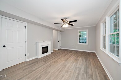7-web-or-mls-128 Drummond Pl (2 of 20) c