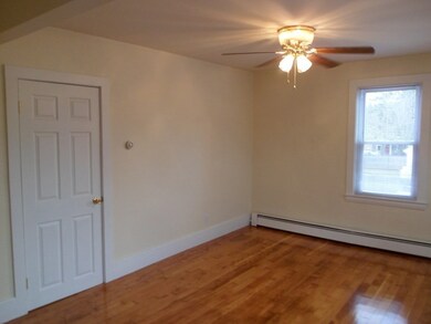2 Evergreen St unit 4, Kingston, MA 02364 - photo 2