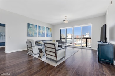 The Ogden unit 1506, Las Vegas, NV 89101 - photo 4