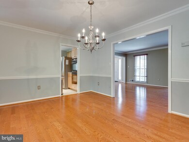 9371 Tovito Dr, Fairfax, VA 22031 - photo 7