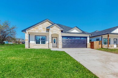 512 Washington St, Ennis, TX 75119 - photo 2