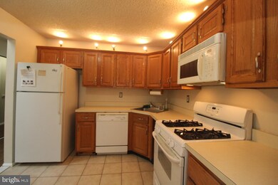 20 Scherer Ct unit A3, Lawrence Township, NJ 08648 - photo 6
