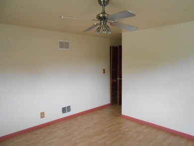 1240 Navajo Dr, Carpentersville, IL 60110 - photo 4