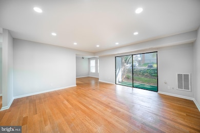 864 Quince Orchard Blvd unit T1, Gaithersburg, MD 20878 - photo 5