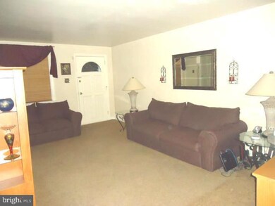 488 Westmont Dr, Darby, PA 19023 - photo 4