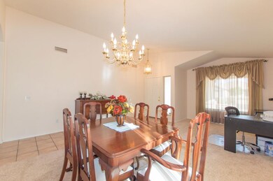 04 Dining Room