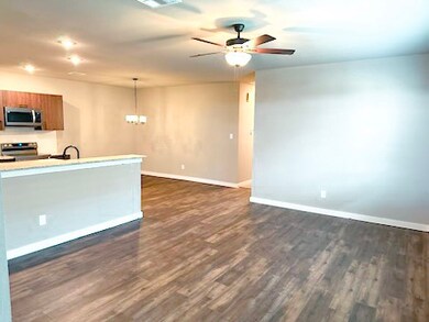 9896 Grosbeak Ln, the Woodlands, TX 77354 - photo 2