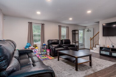 6 Tiger Tail Cir unit Right, Derry, NH 03038 - photo 6