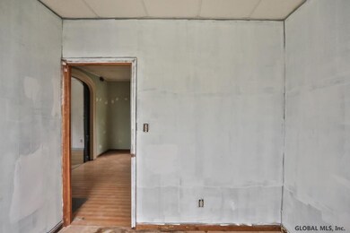 56 Thompson St, Troy, NY 12180 - photo 7