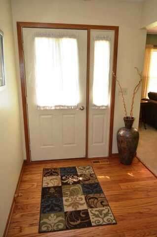 432 S Raddant Rd, Batavia, IL 60510 - photo 2