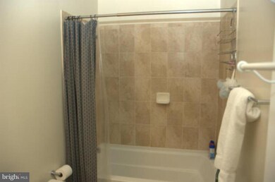 14219 Oakpointe Dr, Laurel, MD 20707 - photo 6