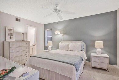 with en suite and walk in closet