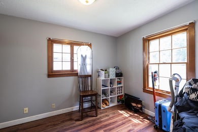 11-web-or-mls-722 Avon St-5
