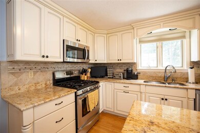 126 Fleming St, Manchester, NH 03104 - photo 5