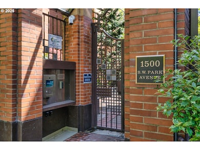 University Park unit 429, Portland, OR 97201 - photo 2