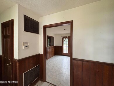 1315 Beulah Rd, Clinton, NC 28328 - photo 6