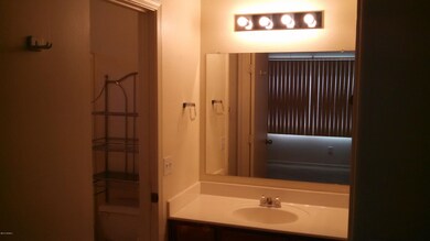 MBDRM. VANITY AREA