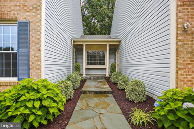 8628 Chase Glen Cir, Fairfax Station, VA 22039 - photo 7