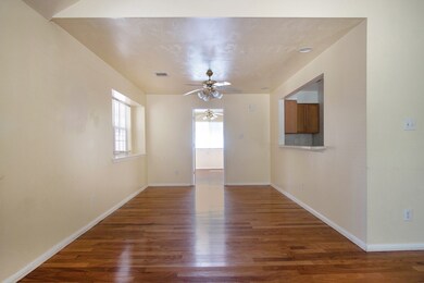 1213 Lovett St unit 1201, Tomball, TX 77375 - photo 5