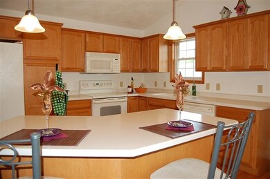 384 Sterling Dr, Oregon, WI 53575 - photo 4