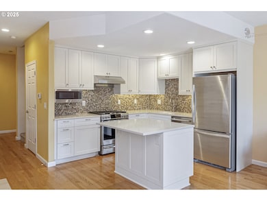 8318 N Edison St, Portland, OR 97203 - photo 7