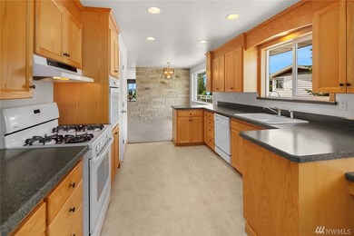 931 Carol Way, Edmonds, WA 98020 - photo 7