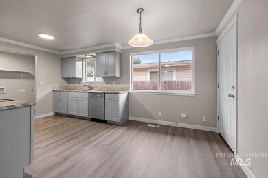 1216 S Locust St, Nampa, ID 83686 - photo 5